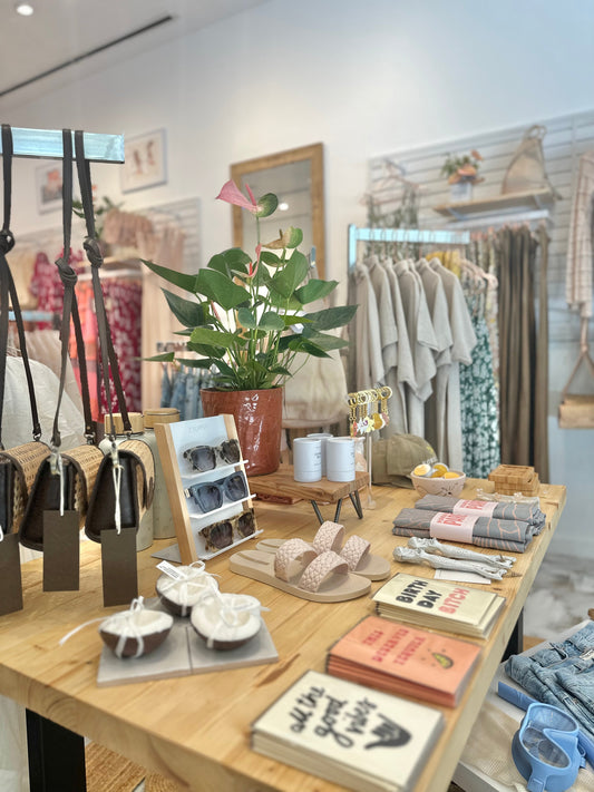 ✨ Coconut Ave at Ala Moana – A Hidden Gem in the Heart of Waikīkī ✨