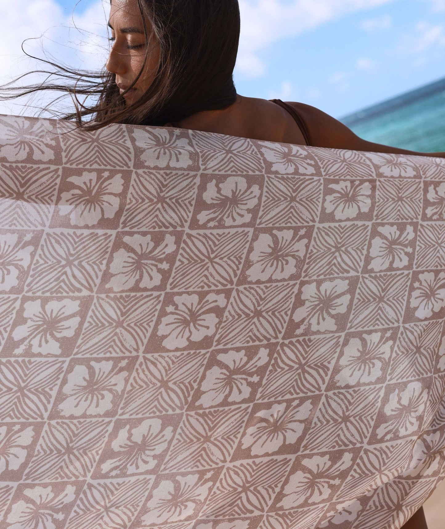 Tag Aloha Co. Pareo - Local Motion Hibiscus Tile