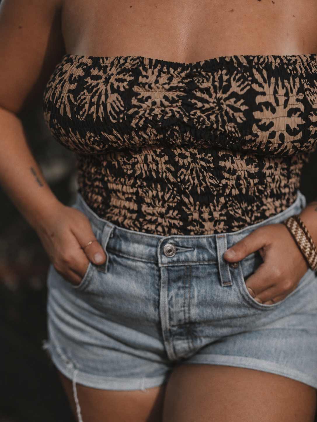Tia Tube Top - Vintage Aloha Black Pearl