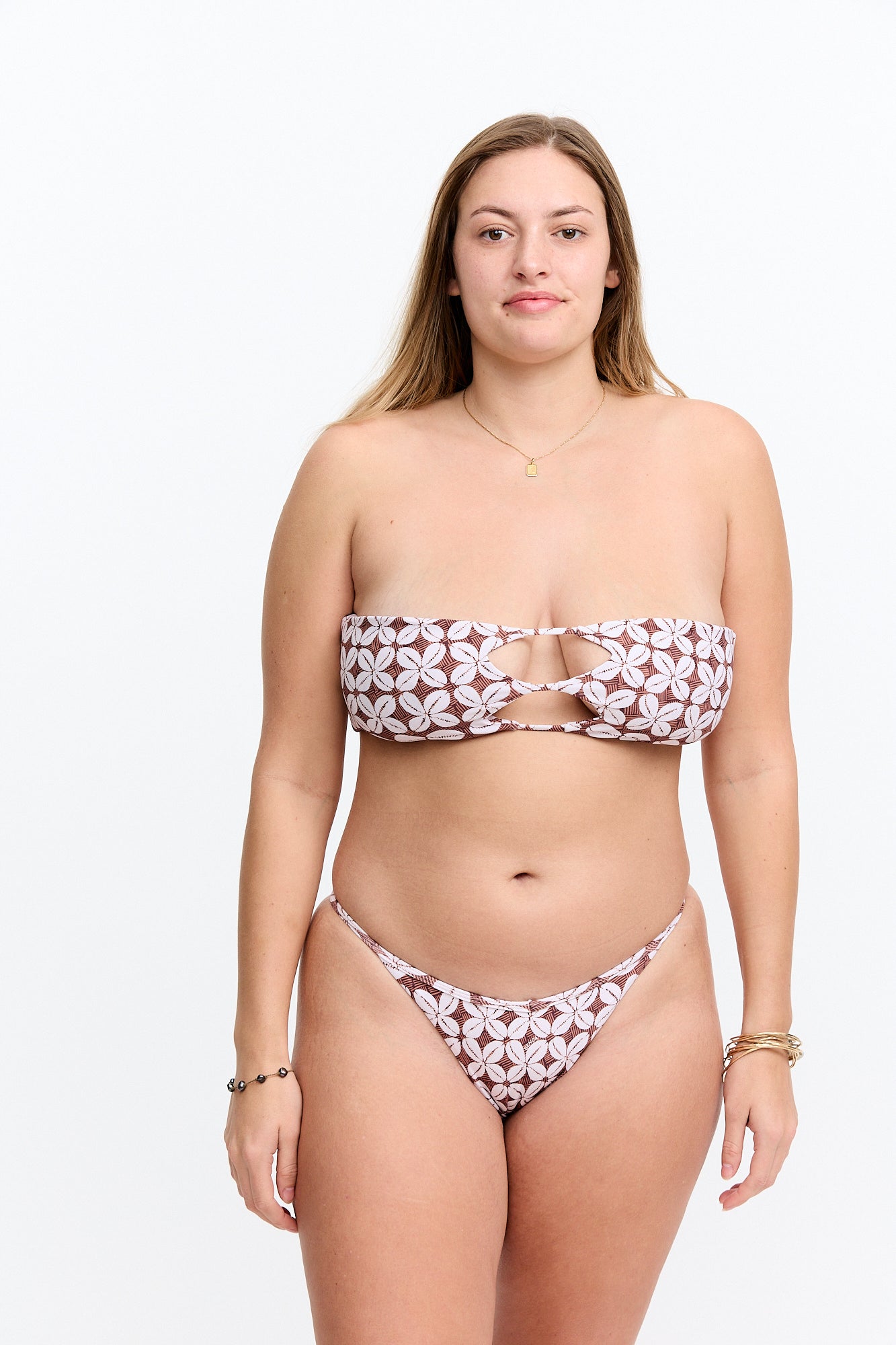 Bella Bottom - Cowrie Basket