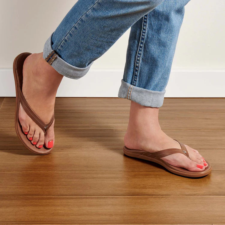 Honu Women’s Leather Beach Sandals