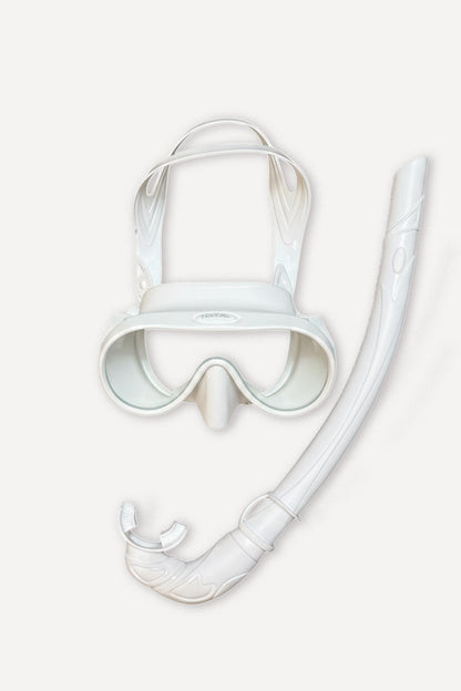White silicone mask and snorkel set with tempered glass lenses.